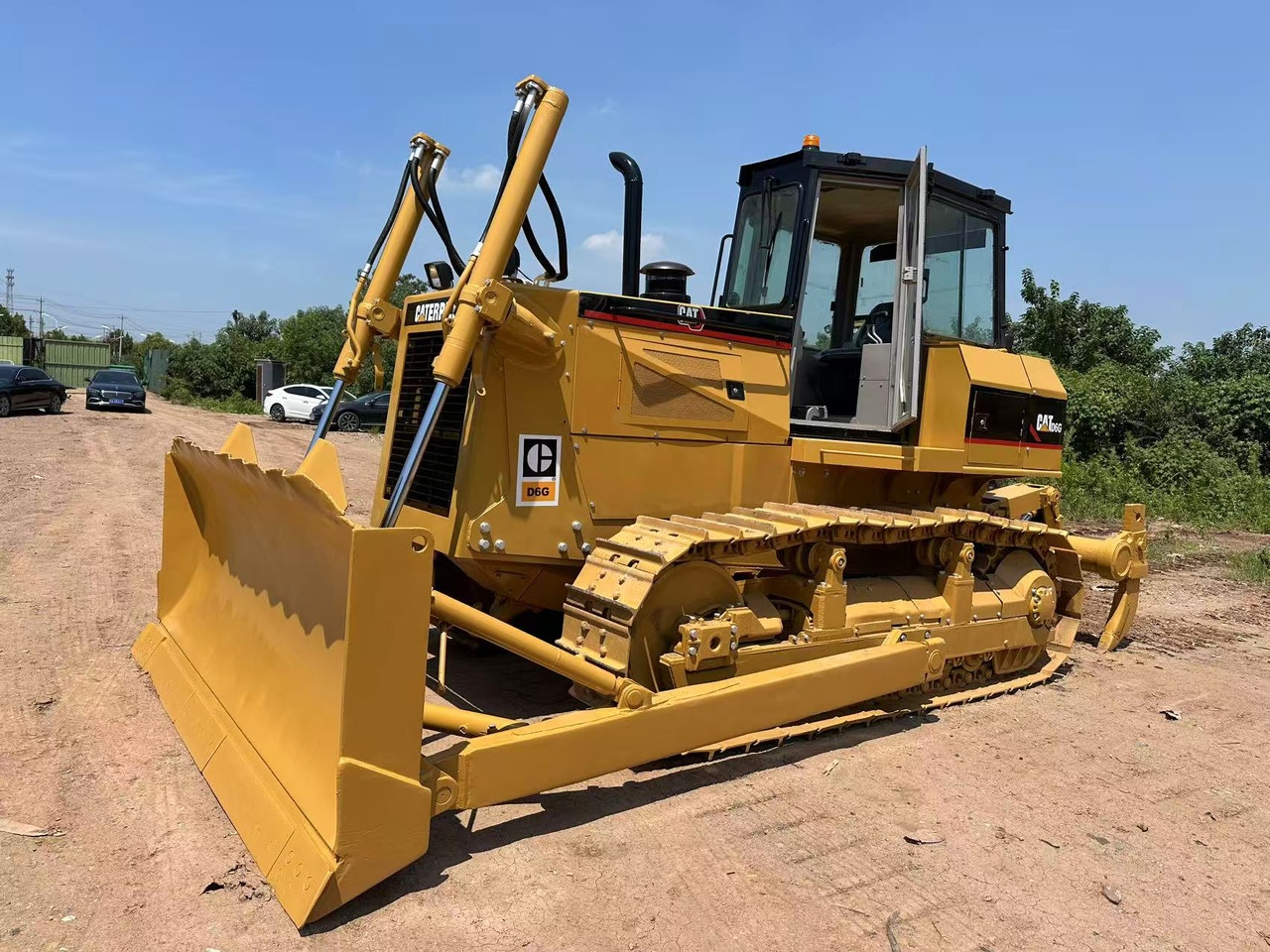 CATERPILLAR D6G - Bulldozer: foto 1 CATERPILLAR D6G - Bulldozer: foto 1