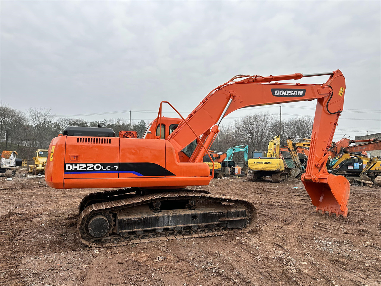 DOOSAN DH220 - Excavadora de cadenas: foto 1 DOOSAN DH220 - Excavadora de cadenas: foto 1