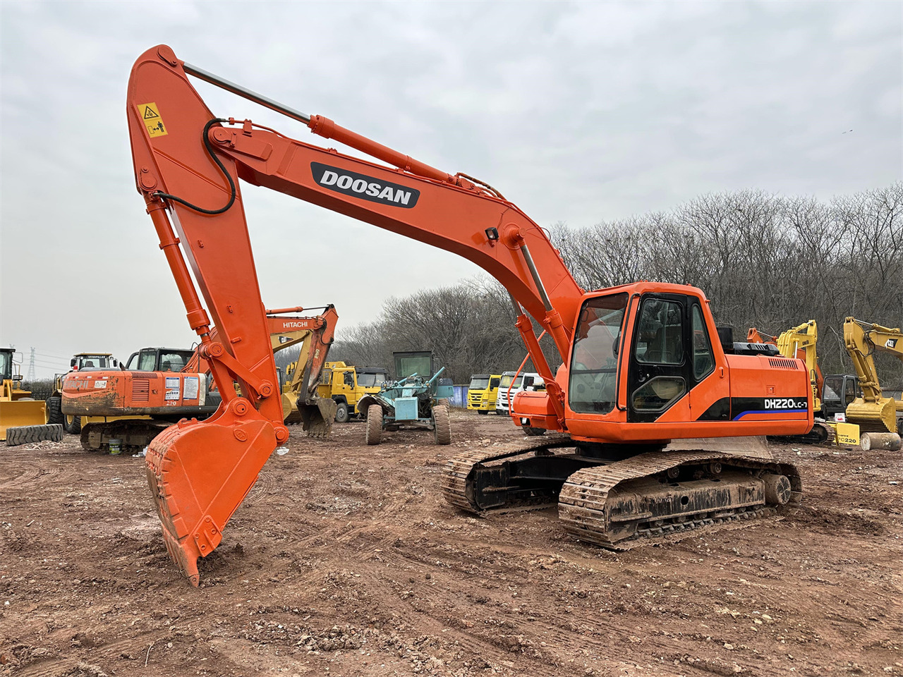 DOOSAN DH220 - Excavadora de cadenas: foto 2 DOOSAN DH220 - Excavadora de cadenas: foto 2