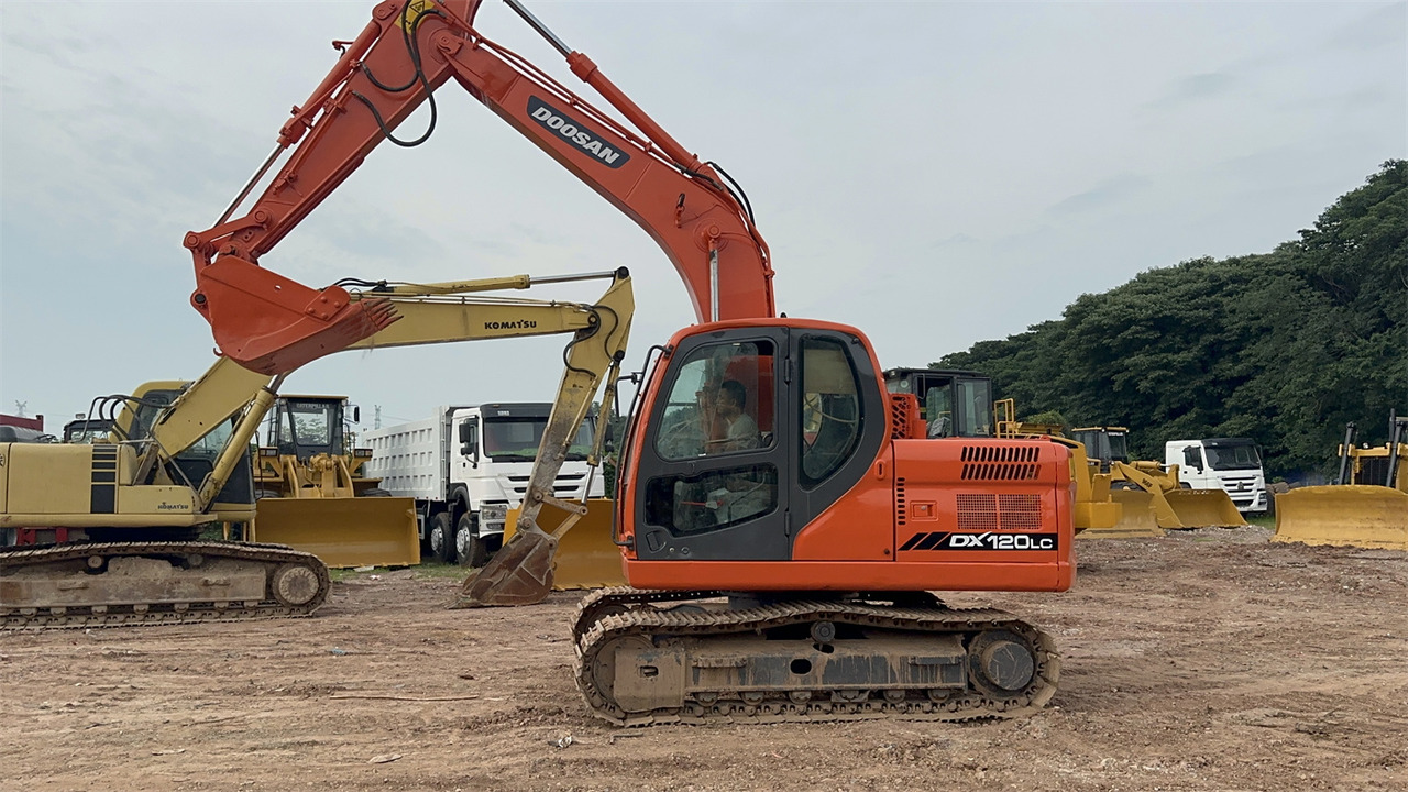 DOOSAN DX120 - Excavadora de cadenas: foto 1 DOOSAN DX120 - Excavadora de cadenas: foto 1