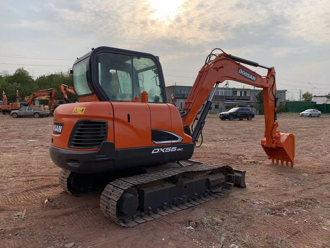 DOOSAN DX55 excavator - Excavadora: foto 1 DOOSAN DX55 excavator - Excavadora: foto 1