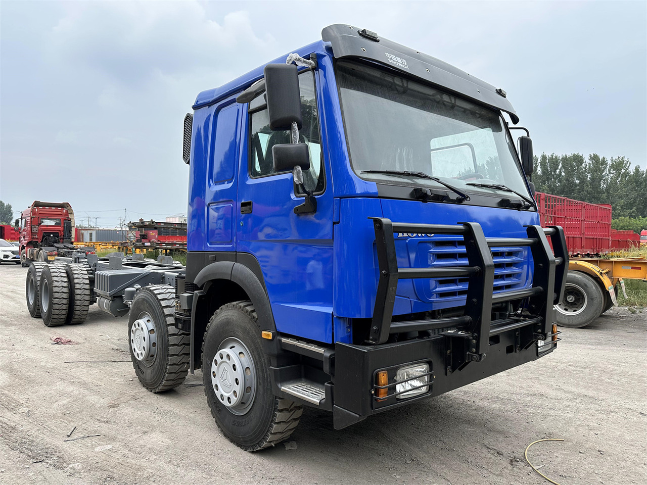 SINOTRUK HOWO 371 Chassis truck - Camión chasis: foto 1 SINOTRUK HOWO 371 Chassis truck - Camión chasis: foto 1