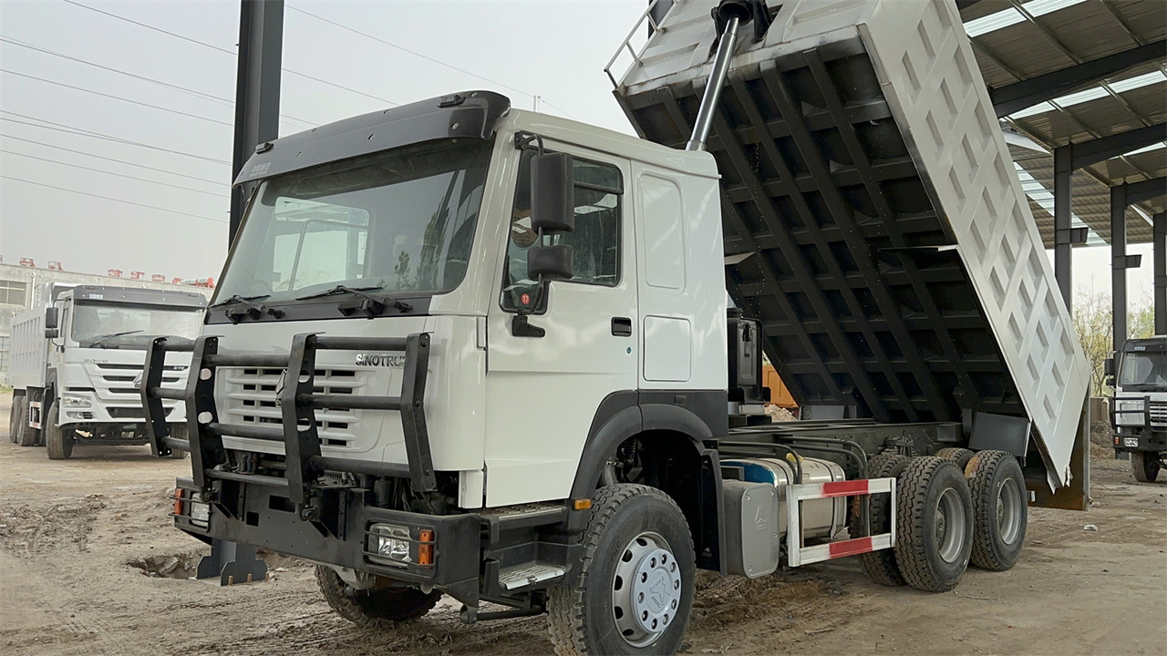 SINOTRUK HOWO Dump truck 371 6x4 - Camión volquete: foto 3 SINOTRUK HOWO Dump truck 371 6x4 - Camión volquete: foto 3