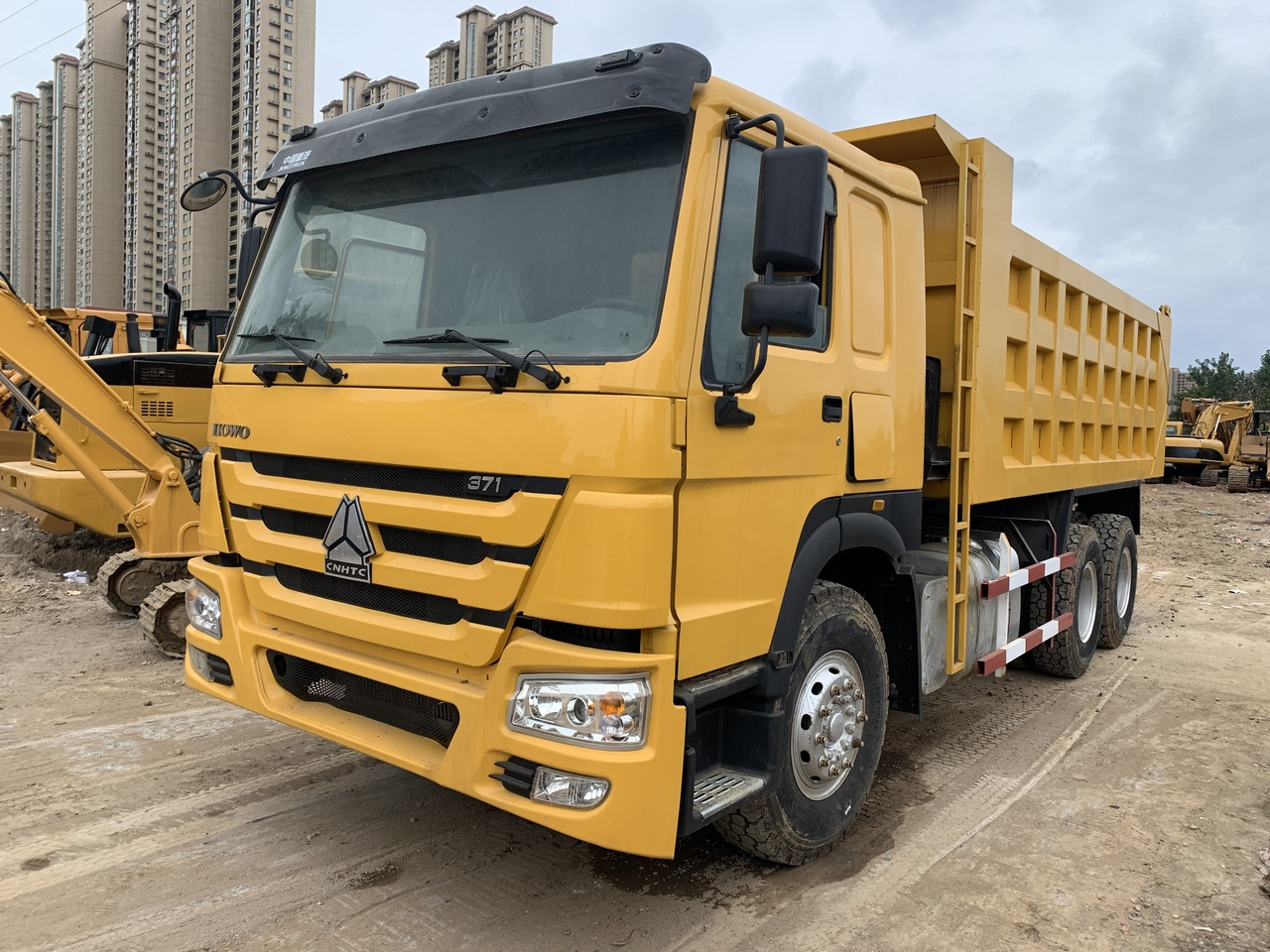 SINOTRUK Howo Dump truck 371 - Camión volquete: foto 1 SINOTRUK Howo Dump truck 371 - Camión volquete: foto 1
