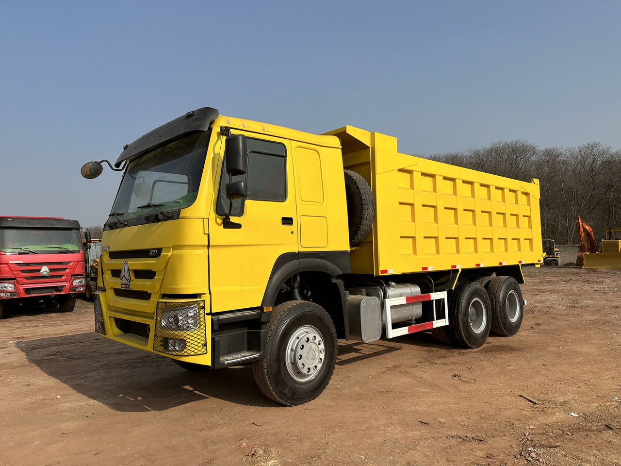 SINOTRUK Howo Dump truck 371 - Camión volquete: foto 2 SINOTRUK Howo Dump truck 371 - Camión volquete: foto 2