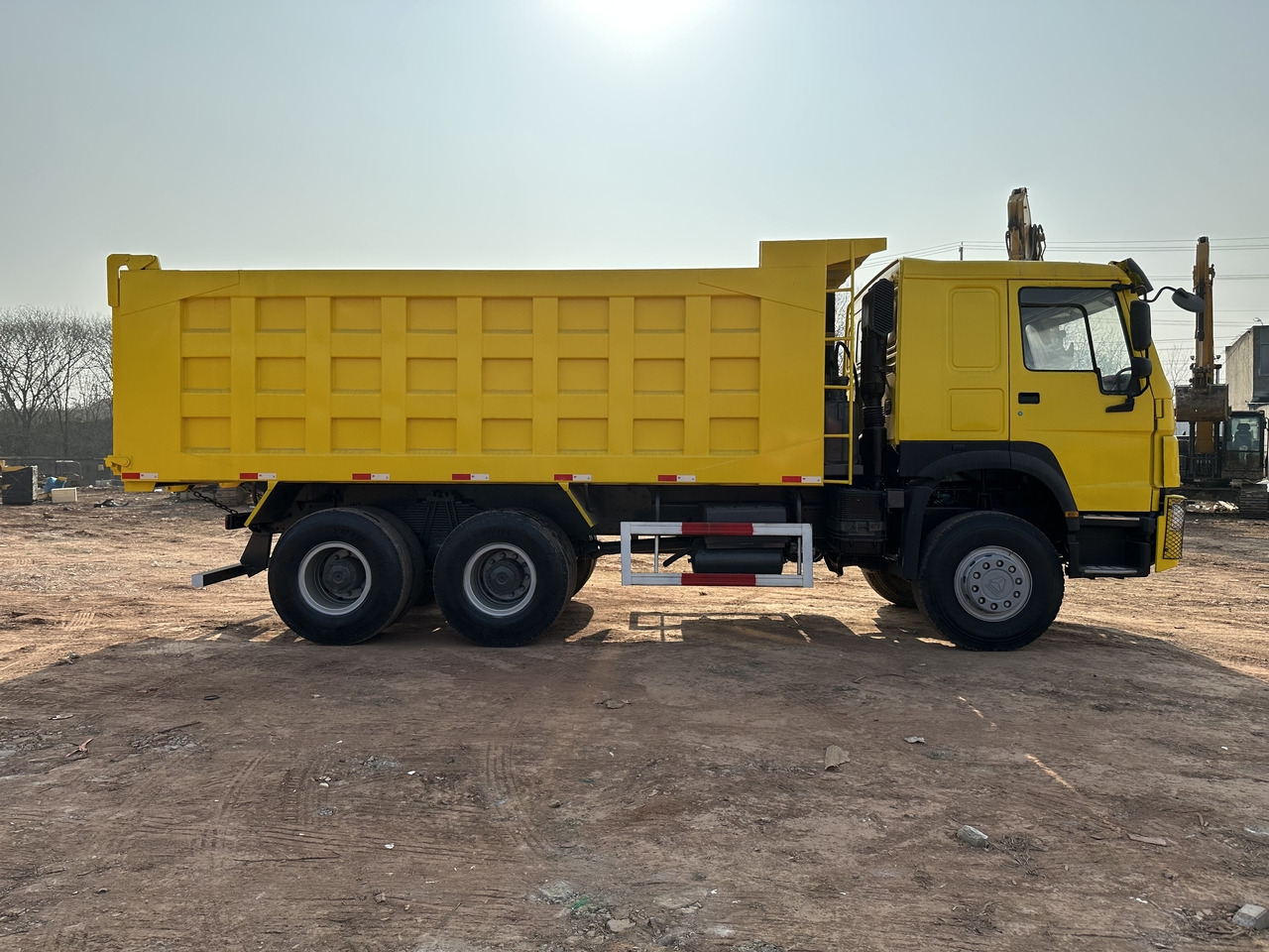 SINOTRUK Howo Dump truck 371 - Camión volquete: foto 5 SINOTRUK Howo Dump truck 371 - Camión volquete: foto 5