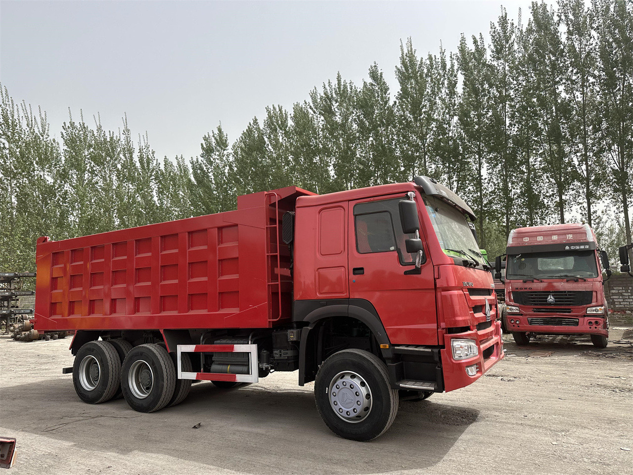 SINOTRUK Howo Dump truck 371 - Camión volquete: foto 2 SINOTRUK Howo Dump truck 371 - Camión volquete: foto 2