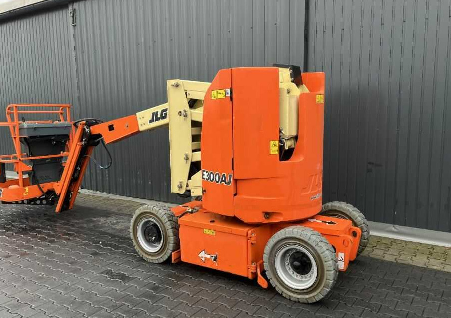 JLG E300AJ - Plataforma articulada: foto 3 JLG E300AJ - Plataforma articulada: foto 3