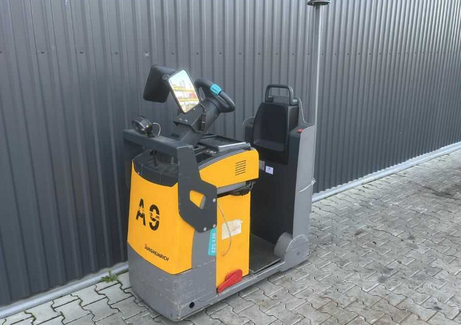 Jungheinrich EZS130 - Remolcadora: foto 1 Jungheinrich EZS130 - Remolcadora: foto 1