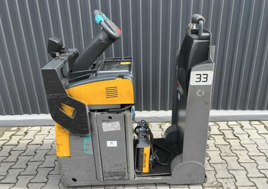 Jungheinrich EZS130 - Remolcadora: foto 2 Jungheinrich EZS130 - Remolcadora: foto 2