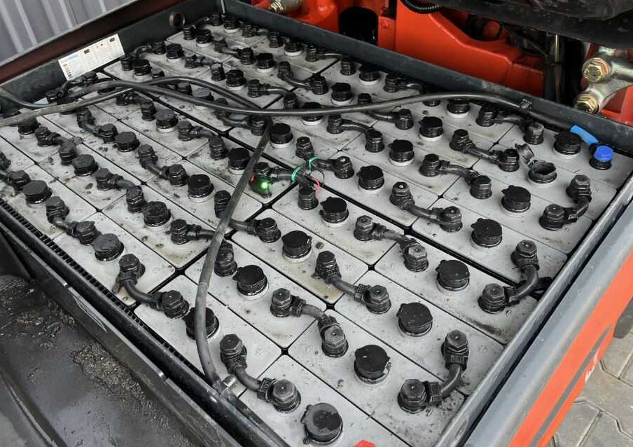 Carretilla elevadora eléctrica Linde E30: foto 8