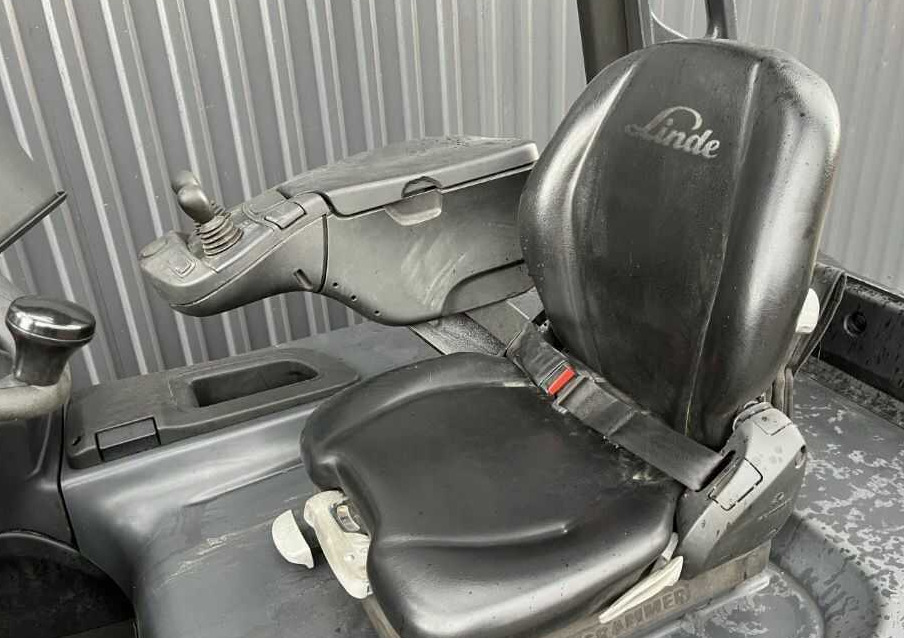 Carretilla elevadora eléctrica Linde E30L-01: foto 9