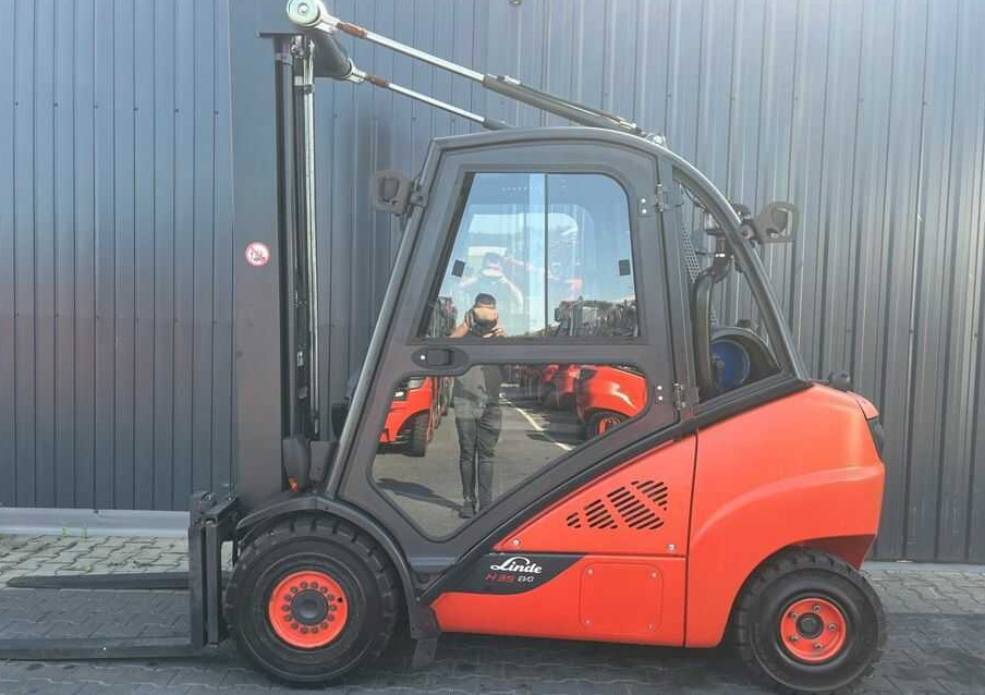 Linde H35T-02 - Carretilla elevadora de gas: foto 2 Linde H35T-02 - Carretilla elevadora de gas: foto 2