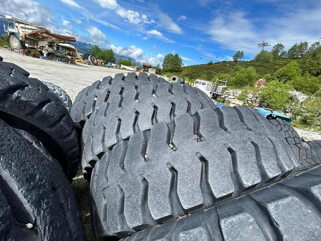 Bridgestone 30.00R51 - Neumáticos y llantas: foto 2 Bridgestone 30.00R51 - Neumáticos y llantas: foto 2