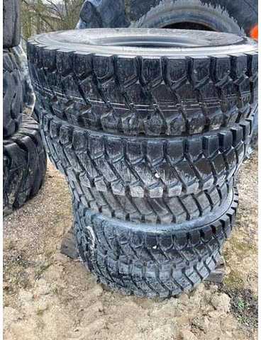 DUNLOP 12.00R20 SP931 - Neumáticos y llantas: foto 1 DUNLOP 12.00R20 SP931 - Neumáticos y llantas: foto 1