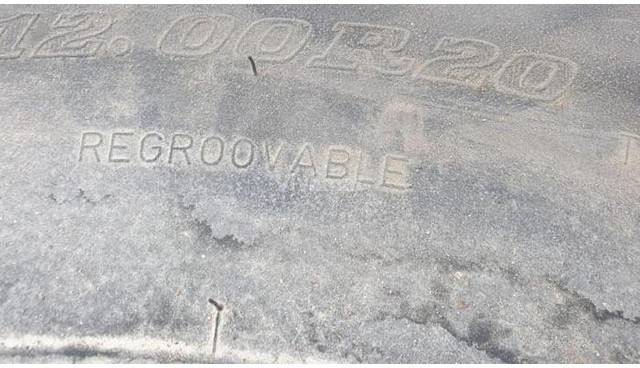 DUNLOP 12.00R20 SP931 - Neumáticos y llantas: foto 5 DUNLOP 12.00R20 SP931 - Neumáticos y llantas: foto 5