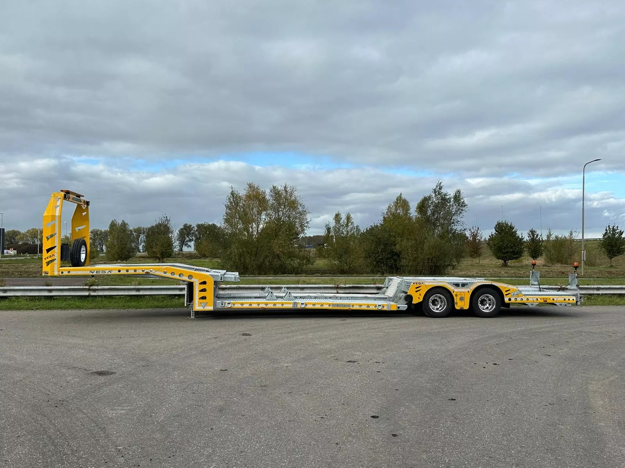 Semirremolque portavehículos nuevo Vegamax (2 Axle Truck Transport): foto 13