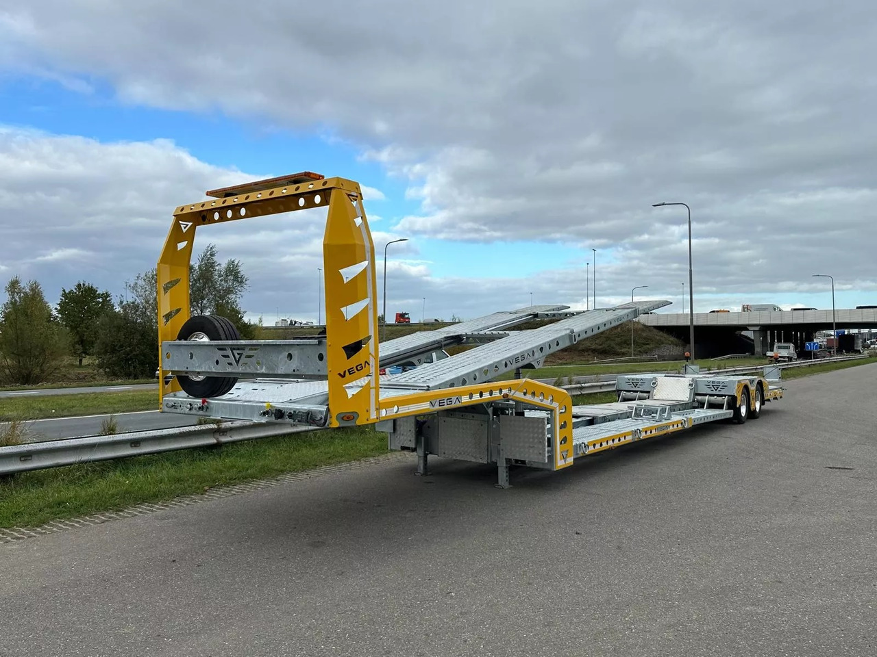 Semirremolque portavehículos nuevo Vegamax (2 Axle Truck Transport): foto 12
