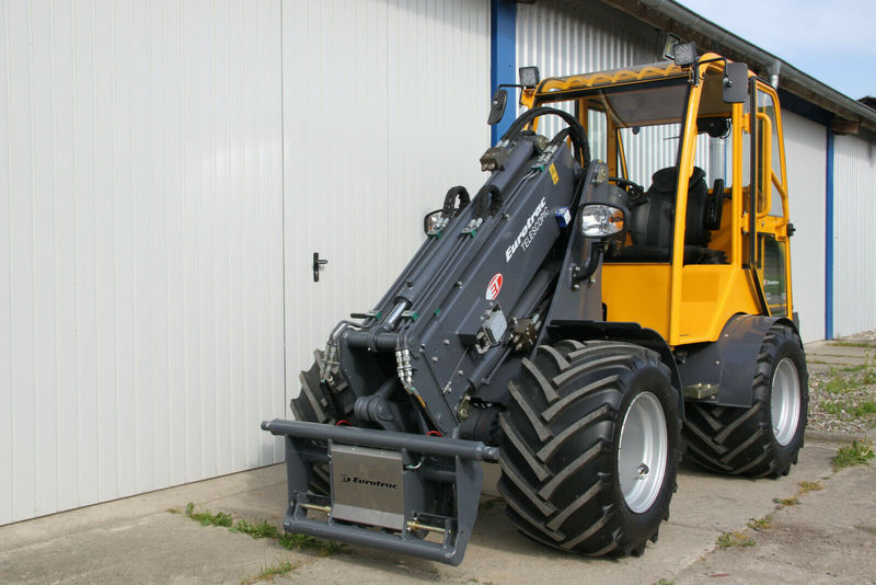 Eurotrac T 13 Teleskop Radlader Hoflader - Cargadora de ruedas telescópica: foto 1 Eurotrac T 13 Teleskop Radlader Hoflader - Cargadora de ruedas telescópica: foto 1