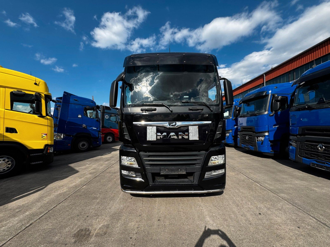 MAN TGX 18.500 * XXL * VOLLVERKLEIDUNG * - Cabeza tractora: foto 4 MAN TGX 18.500 * XXL * VOLLVERKLEIDUNG * - Cabeza tractora: foto 4