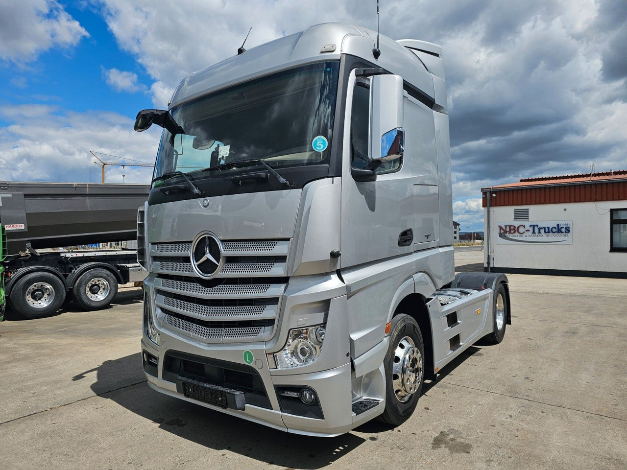 Mercedes-Benz ACTROS 1851 * 2X VORHANDEN * ACC * STANDH. *EUR5 - Cabeza tractora: foto 1 Mercedes-Benz ACTROS 1851 * 2X VORHANDEN * ACC * STANDH. *EUR5 - Cabeza tractora: foto 1
