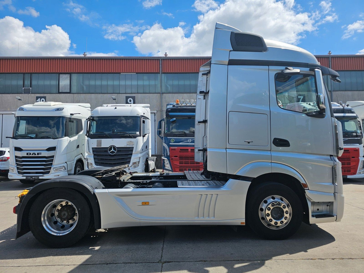 Mercedes-Benz ACTROS 1851 * 2X VORHANDEN * ACC * STANDH. *EUR5 - Cabeza tractora: foto 4 Mercedes-Benz ACTROS 1851 * 2X VORHANDEN * ACC * STANDH. *EUR5 - Cabeza tractora: foto 4