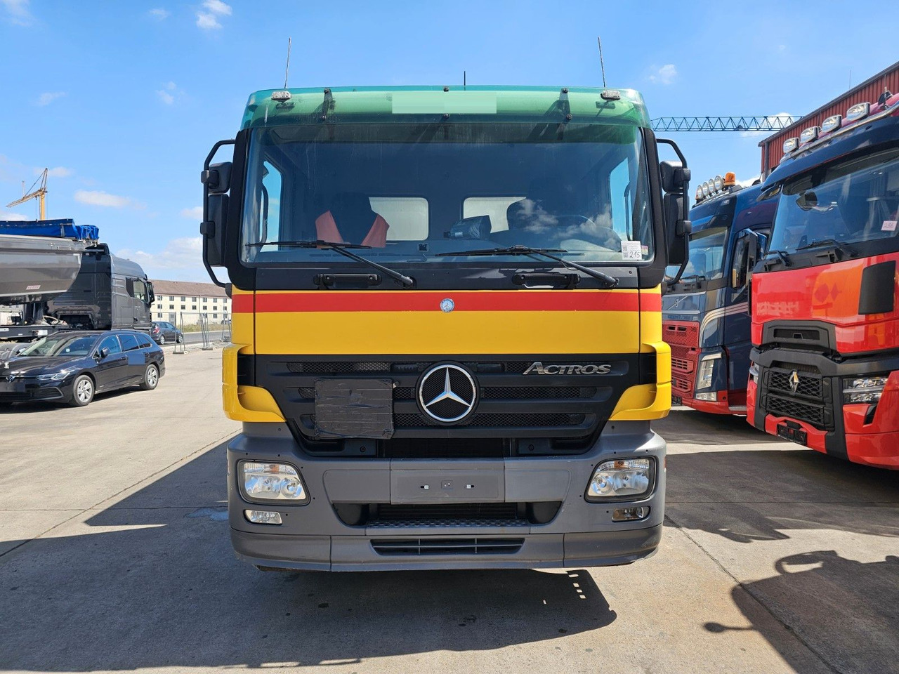 Mercedes-Benz ACTROS 1832 * OBER-& UNTER * 2 KAMMER * KLIMA * - Camión cisterna: foto 2 Mercedes-Benz ACTROS 1832 * OBER-& UNTER * 2 KAMMER * KLIMA * - Camión cisterna: foto 2