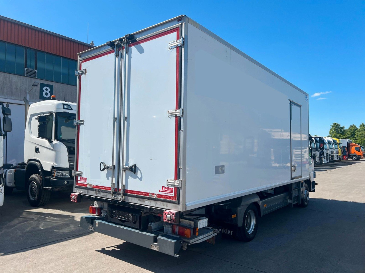 Mercedes-Benz Atego 1224 * KLIMA * THERMO KING * BÄR 1,5t * - Camión frigorífico: foto 4 Mercedes-Benz Atego 1224 * KLIMA * THERMO KING * BÄR 1,5t * - Camión frigorífico: foto 4