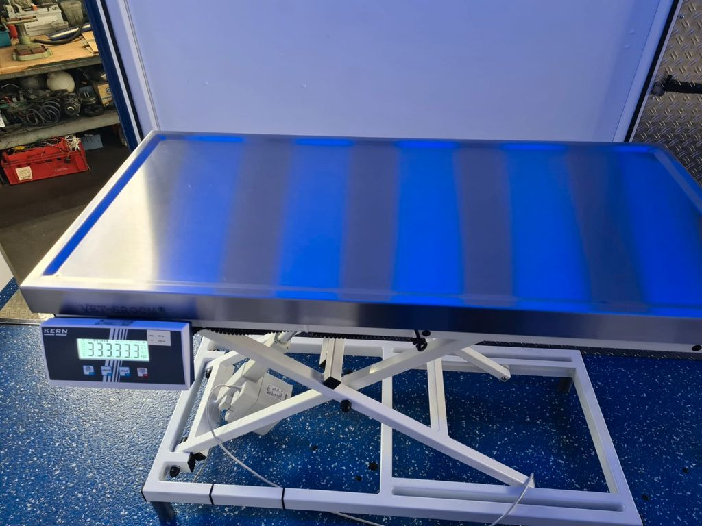 Mercedes-Benz RTW / Tierrettung / Tierarzt / OP Mercedes-Benz RTW / Tierrettung / Tierarzt / OP - Ambulancia: foto 4 Mercedes-Benz RTW / Tierrettung / Tierarzt / OP Mercedes-Benz RTW / Tierrettung / Tierarzt / OP - Ambulancia: foto 4