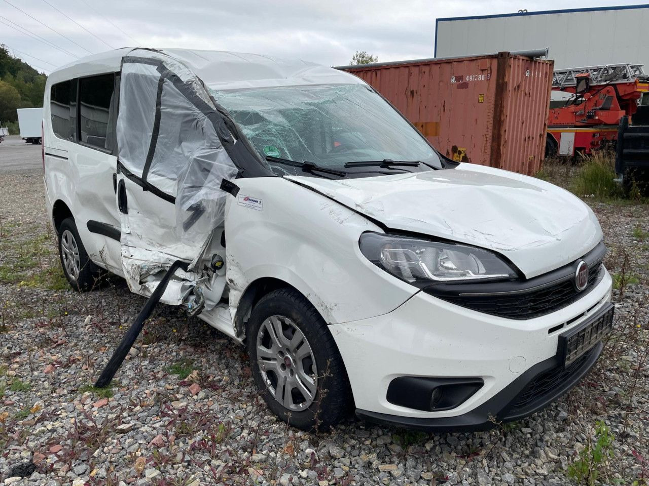 Fiat Doblo Maxi 1.6 M-Jet Euro6 Klima ZV - Furgoneta de pasajeros: foto 1 Fiat Doblo Maxi 1.6 M-Jet Euro6 Klima ZV - Furgoneta de pasajeros: foto 1