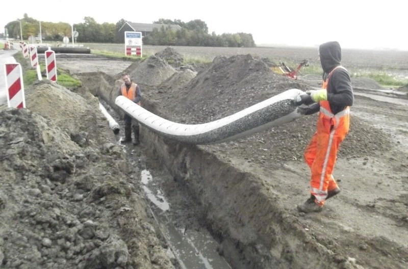 Een Een Drenotube drainagebuis bestaat uit 5 delen - Coche: foto 1 Een Een Drenotube drainagebuis bestaat uit 5 delen - Coche: foto 1