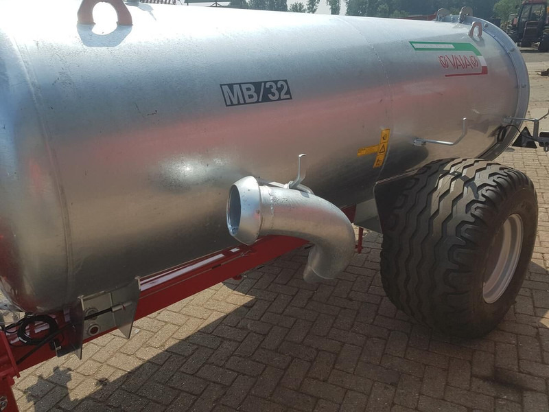 MB 32 Water tank - Remolque cisterna: foto 4 MB 32 Water tank - Remolque cisterna: foto 4