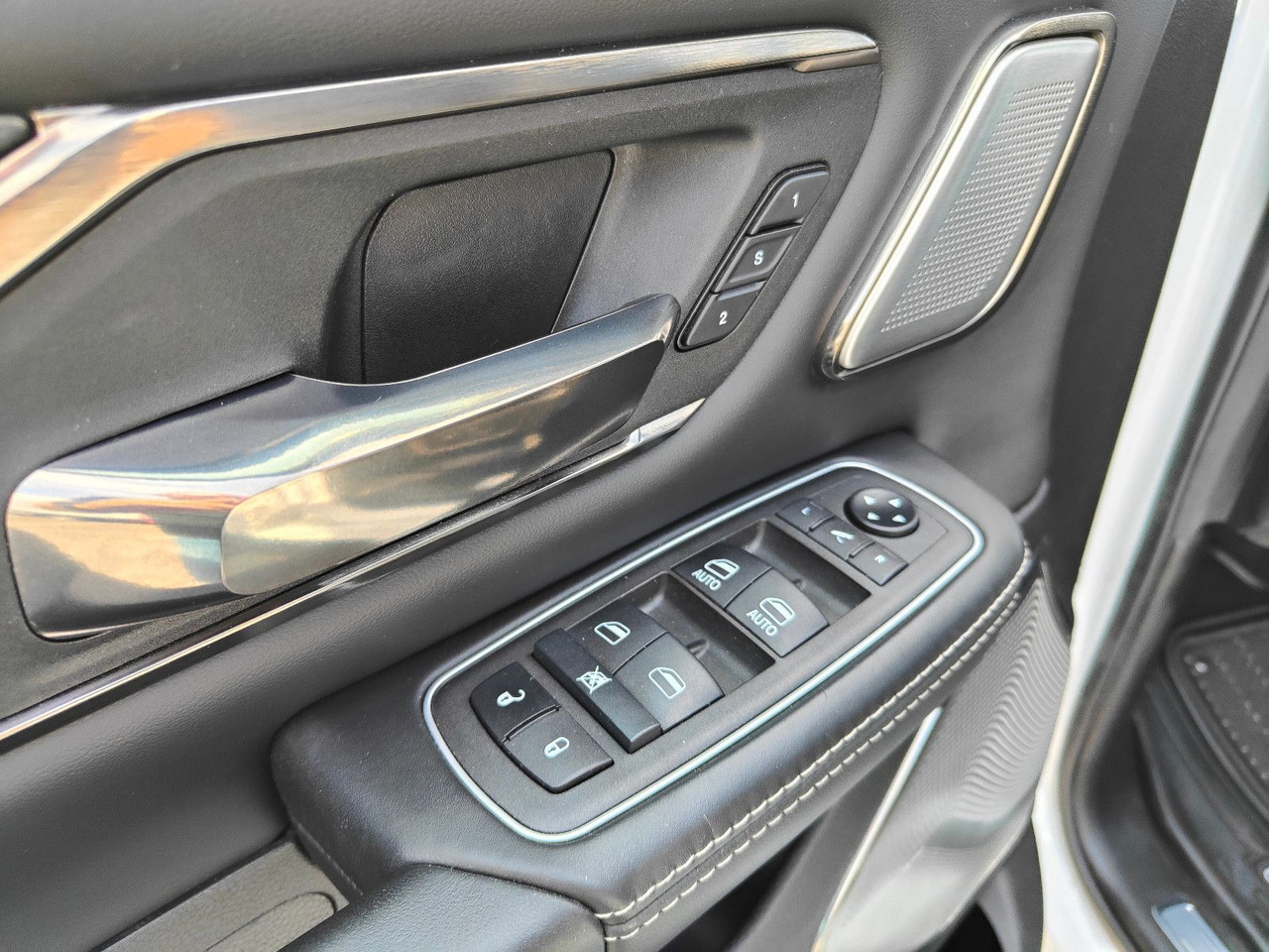 SUV/ Todoterreno Dodge RAM HEMI Limited 5.7 PRINS LPG Luftfederung: foto 16