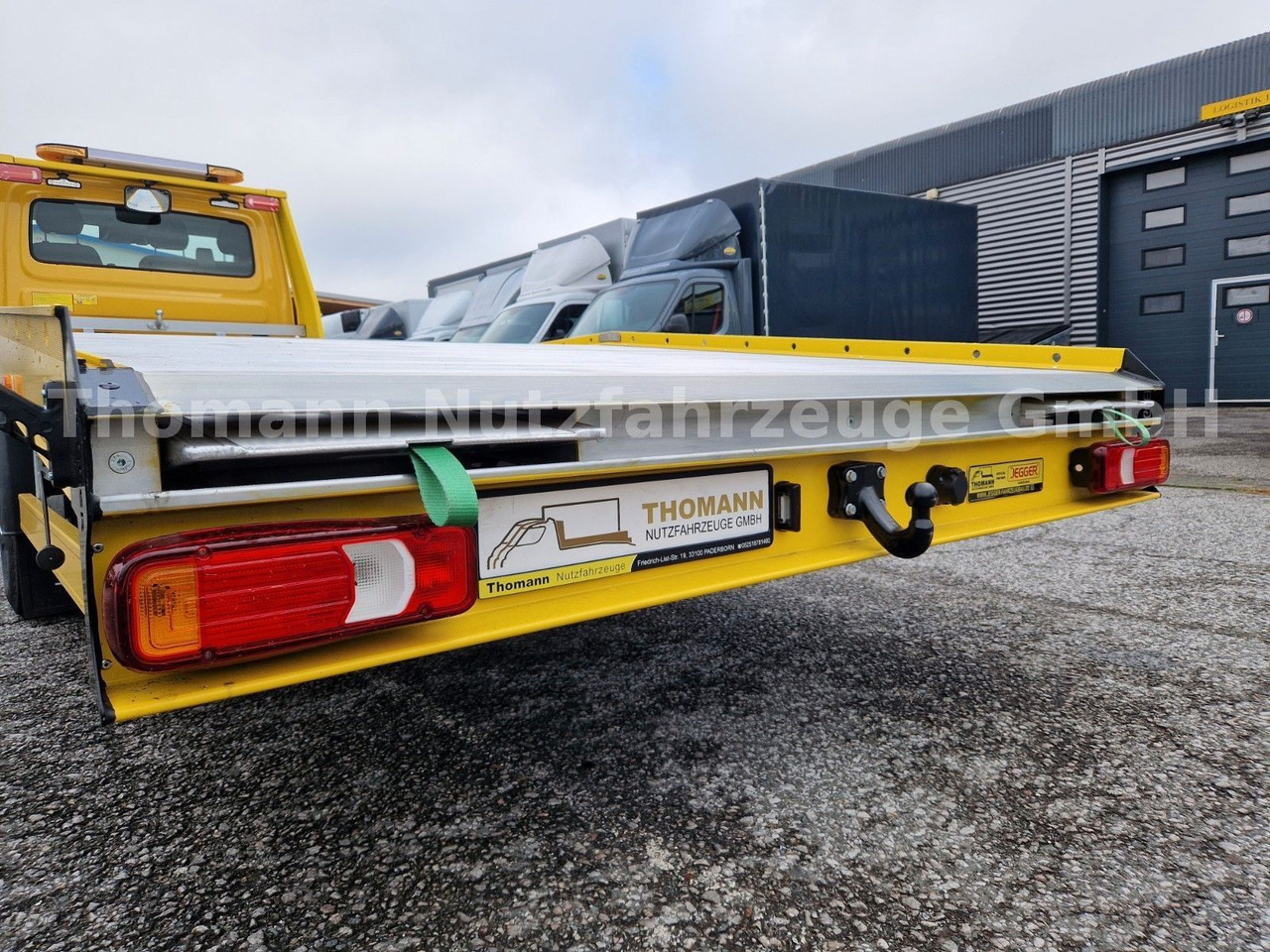 Iveco DAILY 70C18 Festplateau Alu Premium Navi ACC - Grua de remolque autos: foto 5 Iveco DAILY 70C18 Festplateau Alu Premium Navi ACC - Grua de remolque autos: foto 5