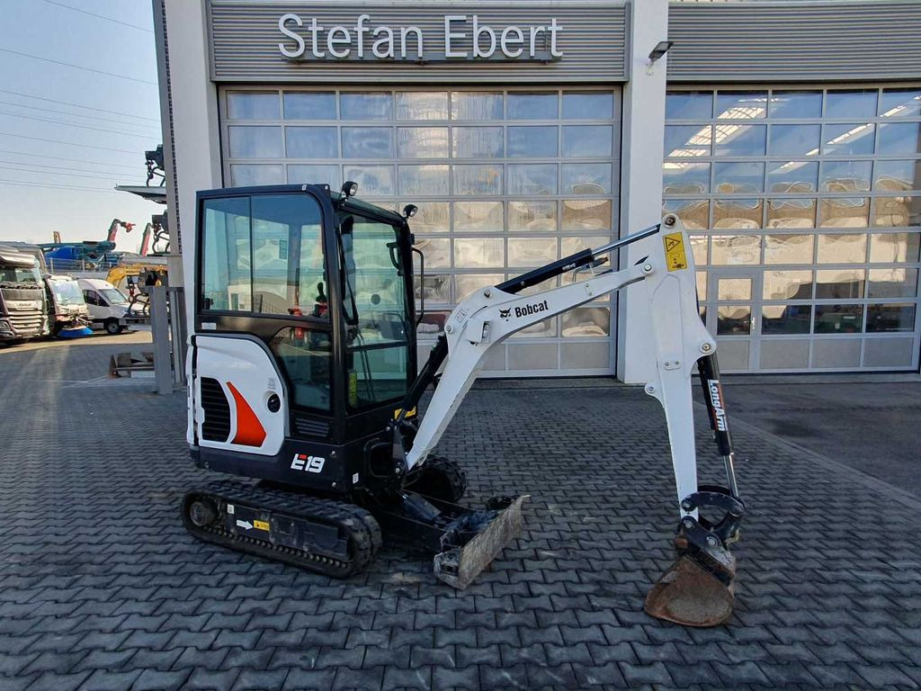 Bobcat E19 / MS01 / nur 423h! / 2023 / Tieflöffel 300mm Bobcat E19 / MS01 / nur 423h! / 2023 / Tieflöffel 300mm - Miniexcavadora: foto 1 Bobcat E19 / MS01 / nur 423h! / 2023 / Tieflöffel 300mm Bobcat E19 / MS01 / nur 423h! / 2023 / Tieflöffel 300mm - Miniexcavadora: foto 1
