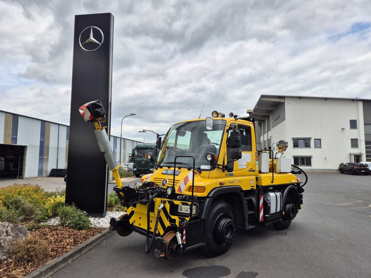 Mercedes-Benz Unimog U400 4x4 Zweiwege ZAGRO 800t/52 Achsen - Camión: foto 1 Mercedes-Benz Unimog U400 4x4 Zweiwege ZAGRO 800t/52 Achsen - Camión: foto 1