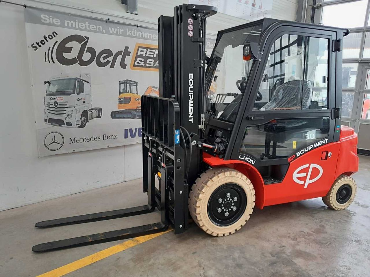 EP Equipment EFL303 / 3,0T / Triplex: 4,80m / SS - Carretilla elevadora eléctrica: foto 1 EP Equipment EFL303 / 3,0T / Triplex: 4,80m / SS - Carretilla elevadora eléctrica: foto 1