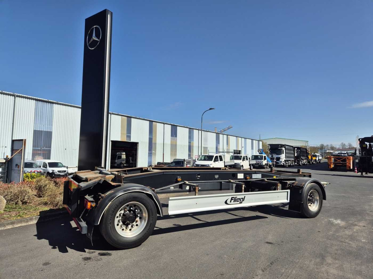 Fliegl ZPS180 Abroll-Container Tropper Pellet-Silo 22m³ Fliegl ZPS180 Abroll-Container Tropper Pellet-Silo 22m³ - Remolque multilift/ Portacontenedores de cadenas: foto 4 Fliegl ZPS180 Abroll-Container Tropper Pellet-Silo 22m³ Fliegl ZPS180 Abroll-Container Tropper Pellet-Silo 22m³ - Remolque multilift/ Portacontenedores de cadenas: foto 4