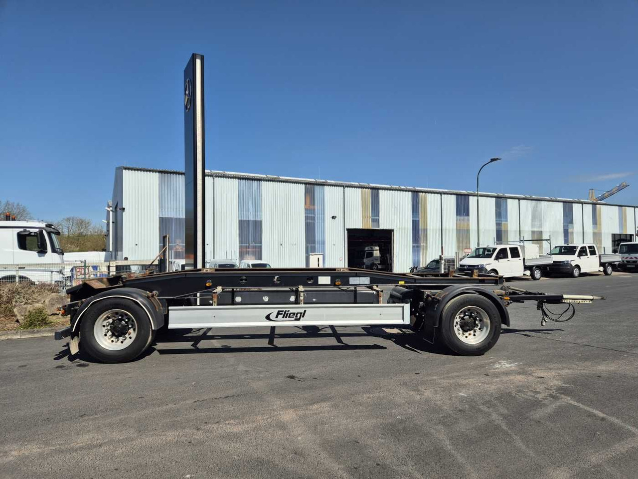 Fliegl ZPS180 Abroll-Container Tropper Pellet-Silo 22m³ Fliegl ZPS180 Abroll-Container Tropper Pellet-Silo 22m³ - Remolque multilift/ Portacontenedores de cadenas: foto 5 Fliegl ZPS180 Abroll-Container Tropper Pellet-Silo 22m³ Fliegl ZPS180 Abroll-Container Tropper Pellet-Silo 22m³ - Remolque multilift/ Portacontenedores de cadenas: foto 5