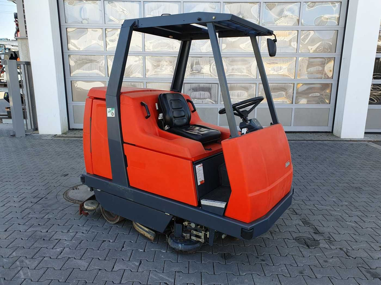 Hakomatic B 1100 / nur 704h! / 2006 - Fregadora: foto 2 Hakomatic B 1100 / nur 704h! / 2006 - Fregadora: foto 2
