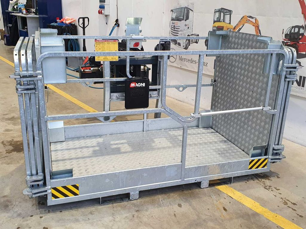 Magni Arbeitskorb 4.5 drehbar ausziehbar 500 kg - Implemento para Maquinaria de construcción: foto 4 Magni Arbeitskorb 4.5 drehbar ausziehbar 500 kg - Implemento para Maquinaria de construcción: foto 4