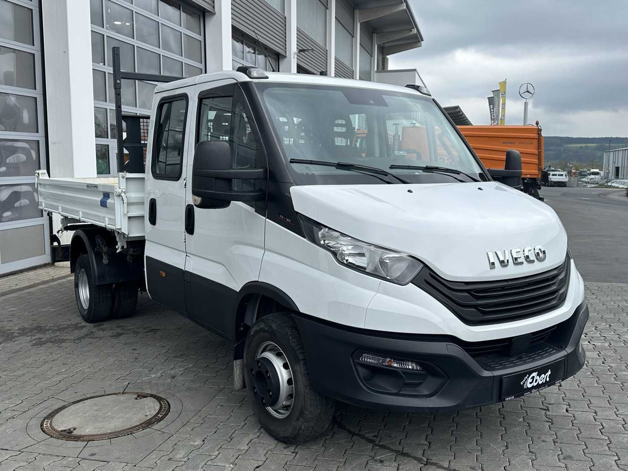 Furgoneta basculante Iveco 70C18H 3-S.Kipper *R.3750mm*7Sitze*AHK*: foto 7 Furgoneta basculante Iveco 70C18H 3-S.Kipper *R.3750mm*7Sitze*AHK*: foto 7