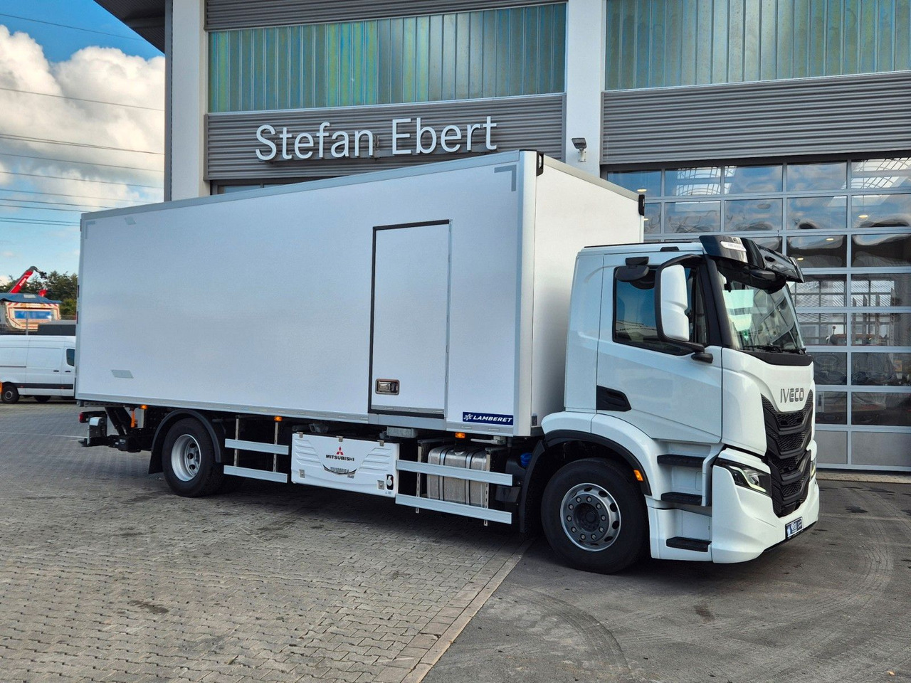Iveco AD190S40/FP Lamberet Mitsubishi LBW Tür AHK - Camión frigorífico: foto 4 Iveco AD190S40/FP Lamberet Mitsubishi LBW Tür AHK - Camión frigorífico: foto 4