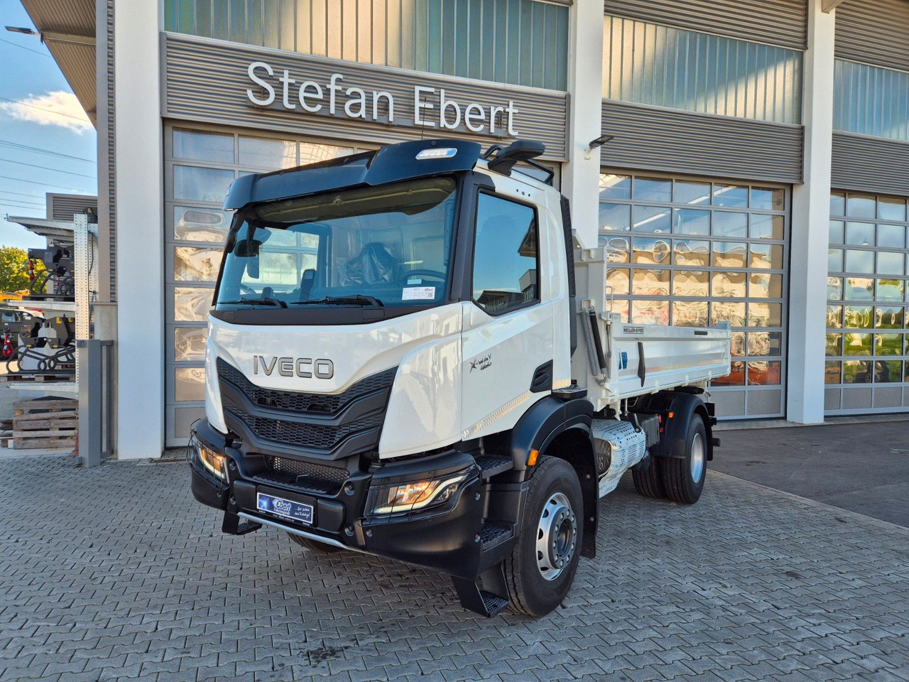 Iveco AD200X46 HR OFF Meiller 3-S.-Kipper *MirrorCam* - Camión volquete: foto 2 Iveco AD200X46 HR OFF Meiller 3-S.-Kipper *MirrorCam* - Camión volquete: foto 2