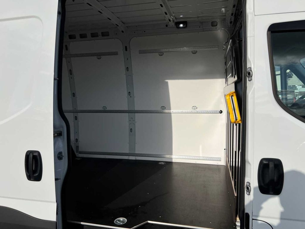 Furgón Iveco Daily 35S16 A8V *R4.100mm*Automatik*Navi*: foto 9