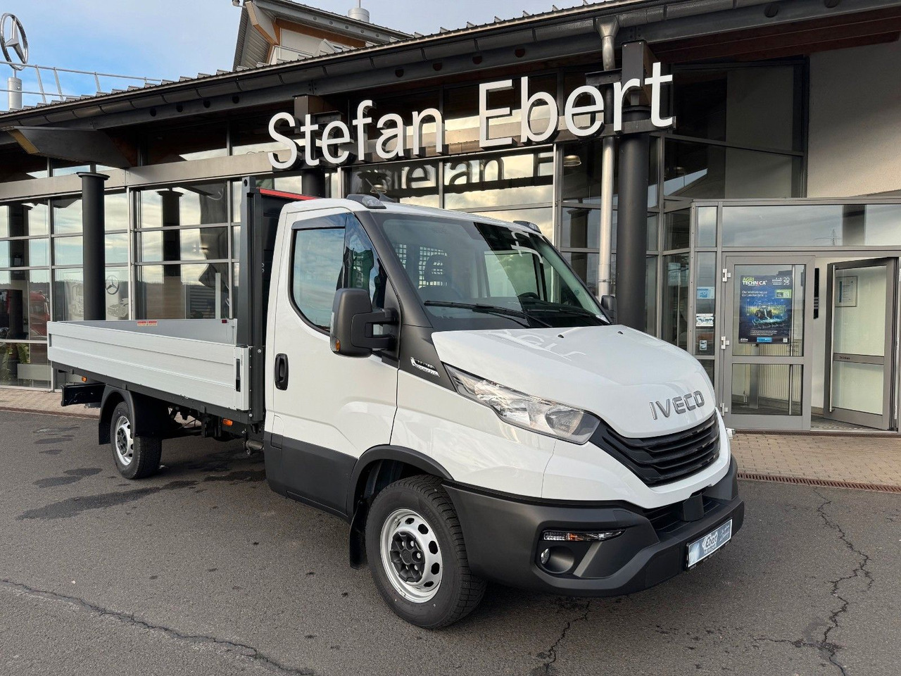 Iveco Daily 35S16 *R.3750mm*Automatik*AHK*Kamera* - Furgoneta caja abierta: foto 1 Iveco Daily 35S16 *R.3750mm*Automatik*AHK*Kamera* - Furgoneta caja abierta: foto 1