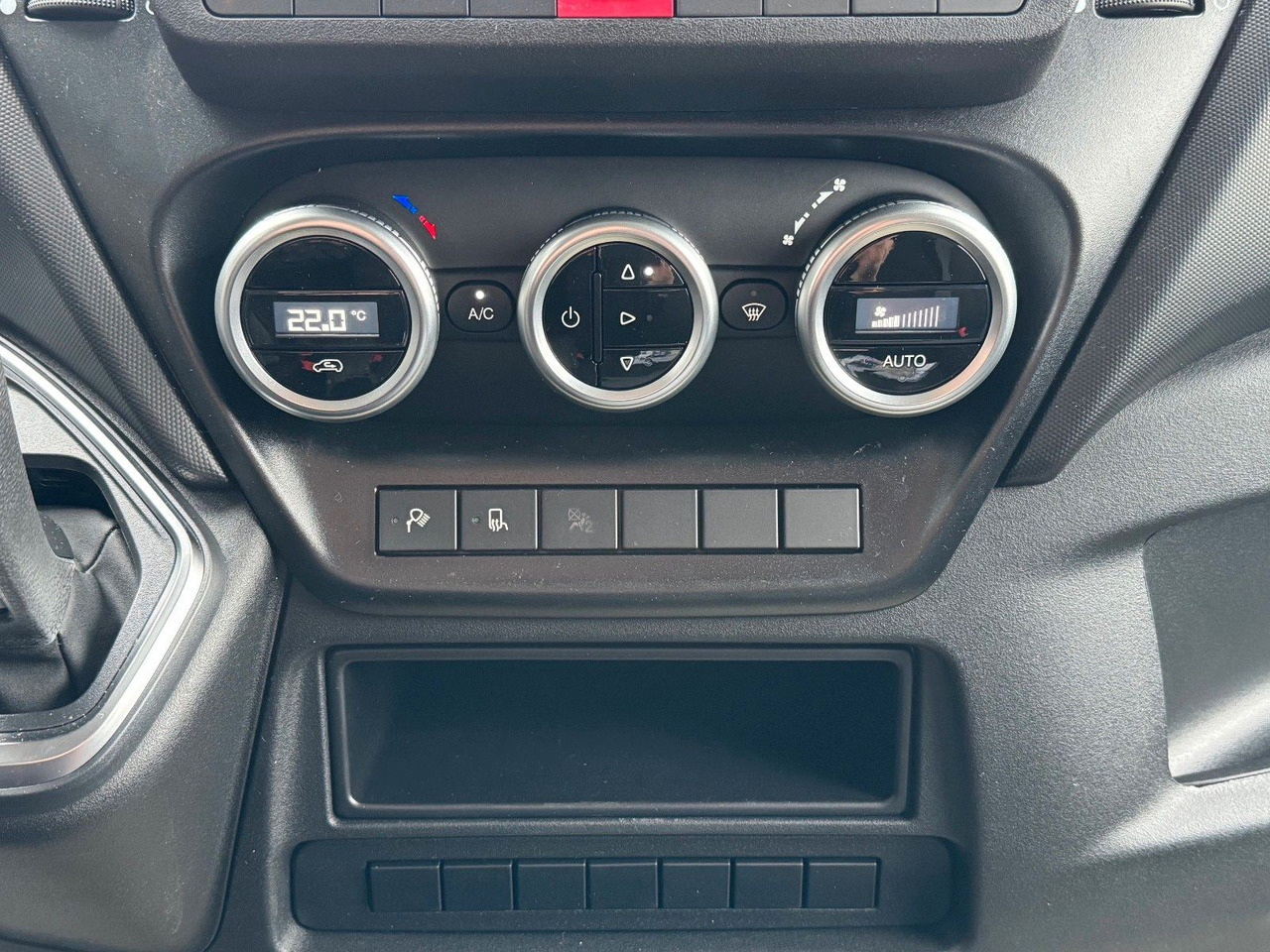 Furgón Iveco Daily 35S18HA8 3.0L *R3.520mm*AHK*2xSchiebetür*: foto 19