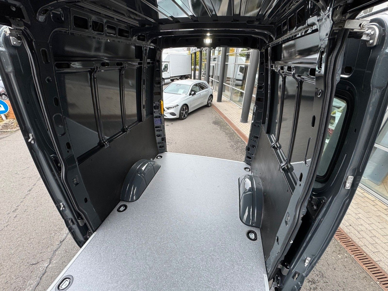 Furgón Iveco Daily 35S18HA8 3.0L *R3.520mm*AHK*2xSchiebetür*: foto 25