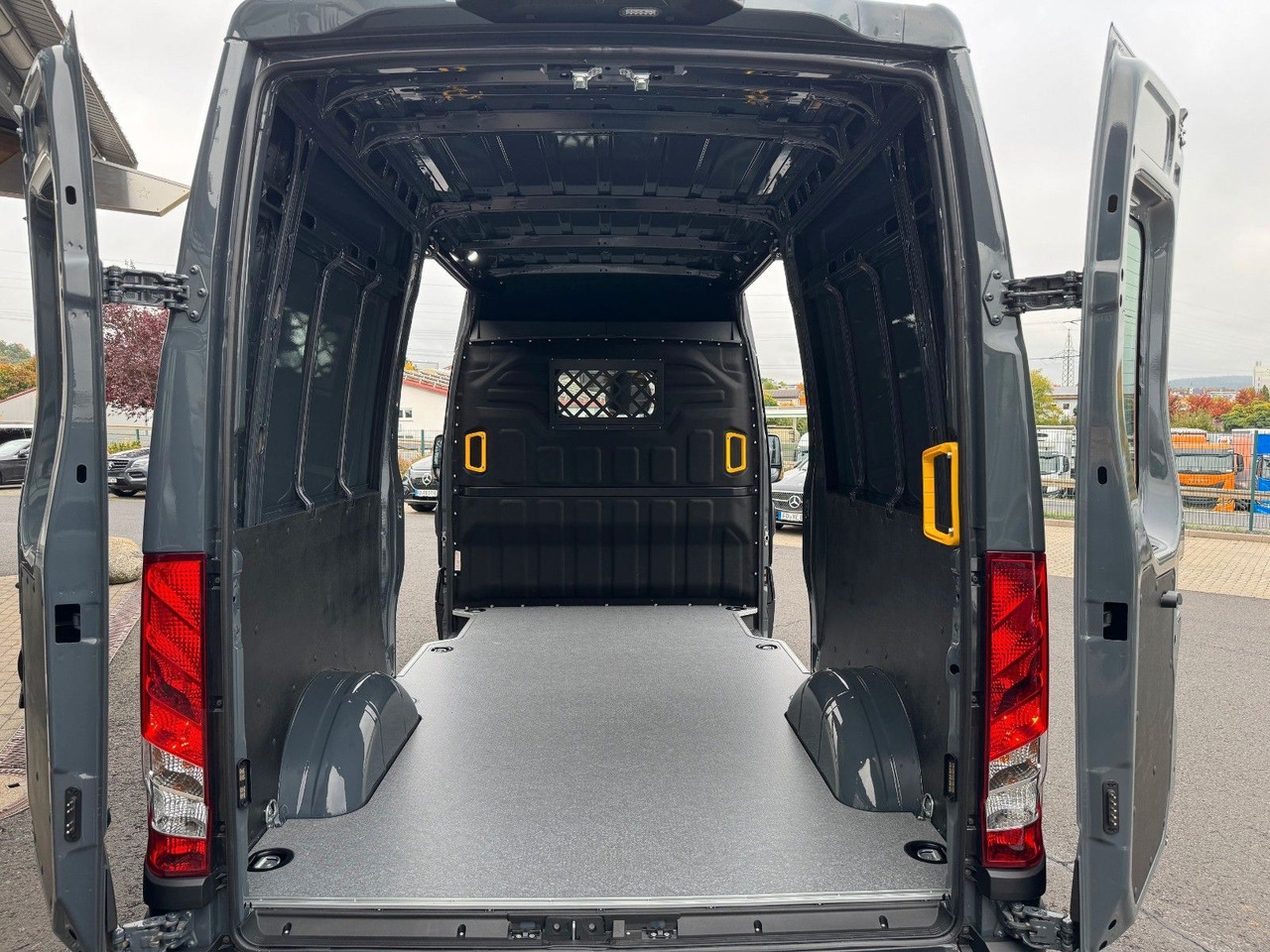 Furgón Iveco Daily 35S18HA8 3.0L *R3.520mm*AHK*2xSchiebetür*: foto 8
