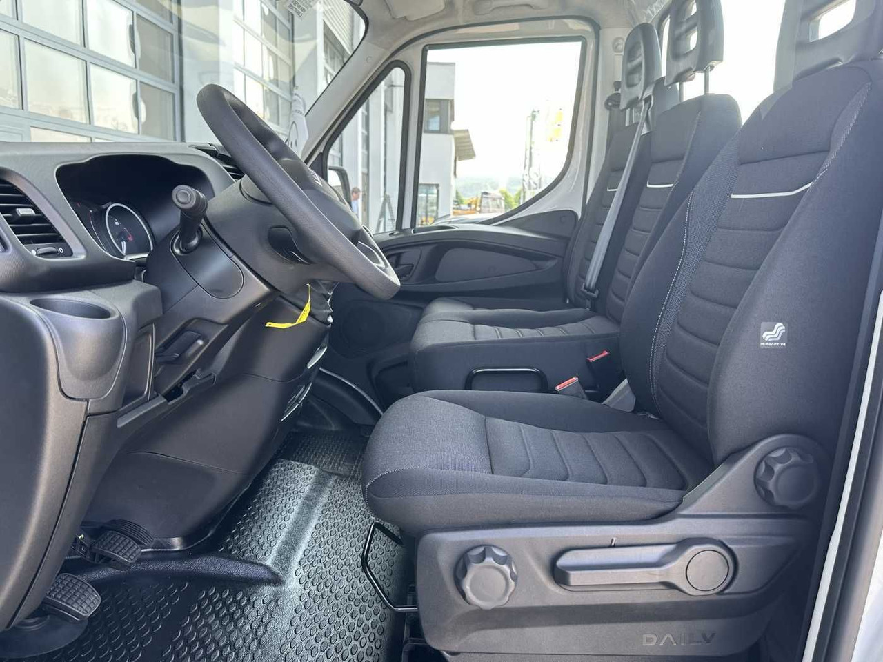 Camión chasis Iveco Daily 50C18 H 3.0L *R4.350mm*Klima*: foto 9
